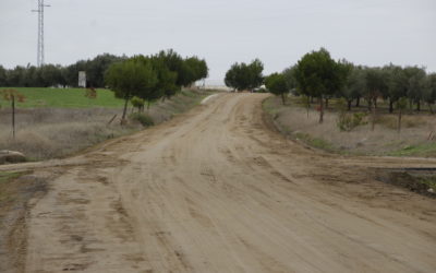 Hinojosa del Duque continúa con sus trabajos de mejoras de caminos de la localidad