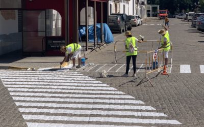 PINTADO DE PASO DE PEATONES, ASÍ COMO SEÑALIZACIÓN DEL SUELO EN EL MUNICIPIO DE HINOJOSA DEL DUQUE