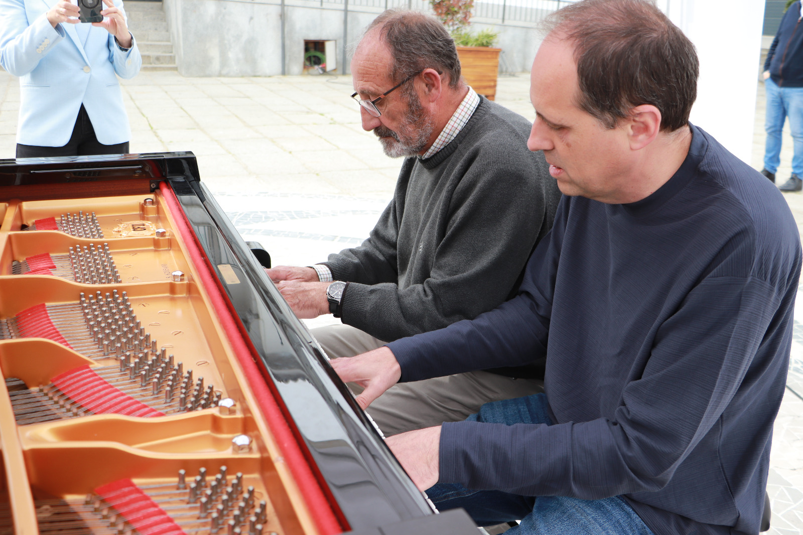 PIANOS A LA CALLE PIANOS A LA CALLE