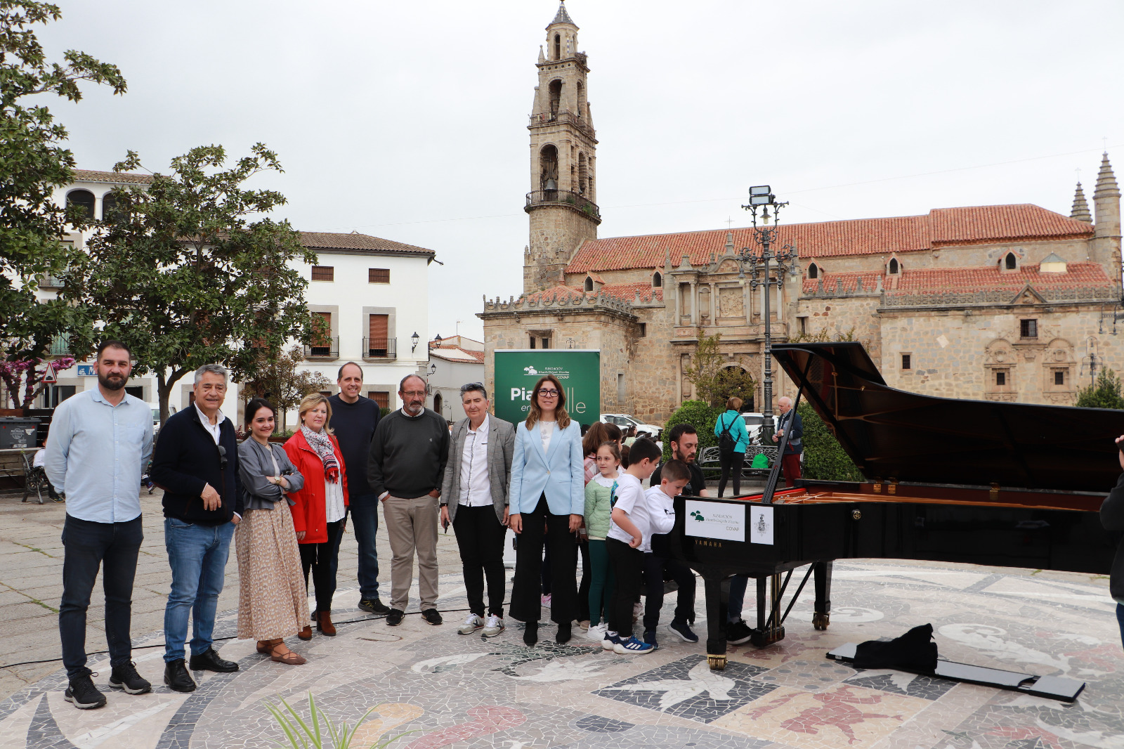 PIANOS A LA CALLE PIANOS A LA CALLE