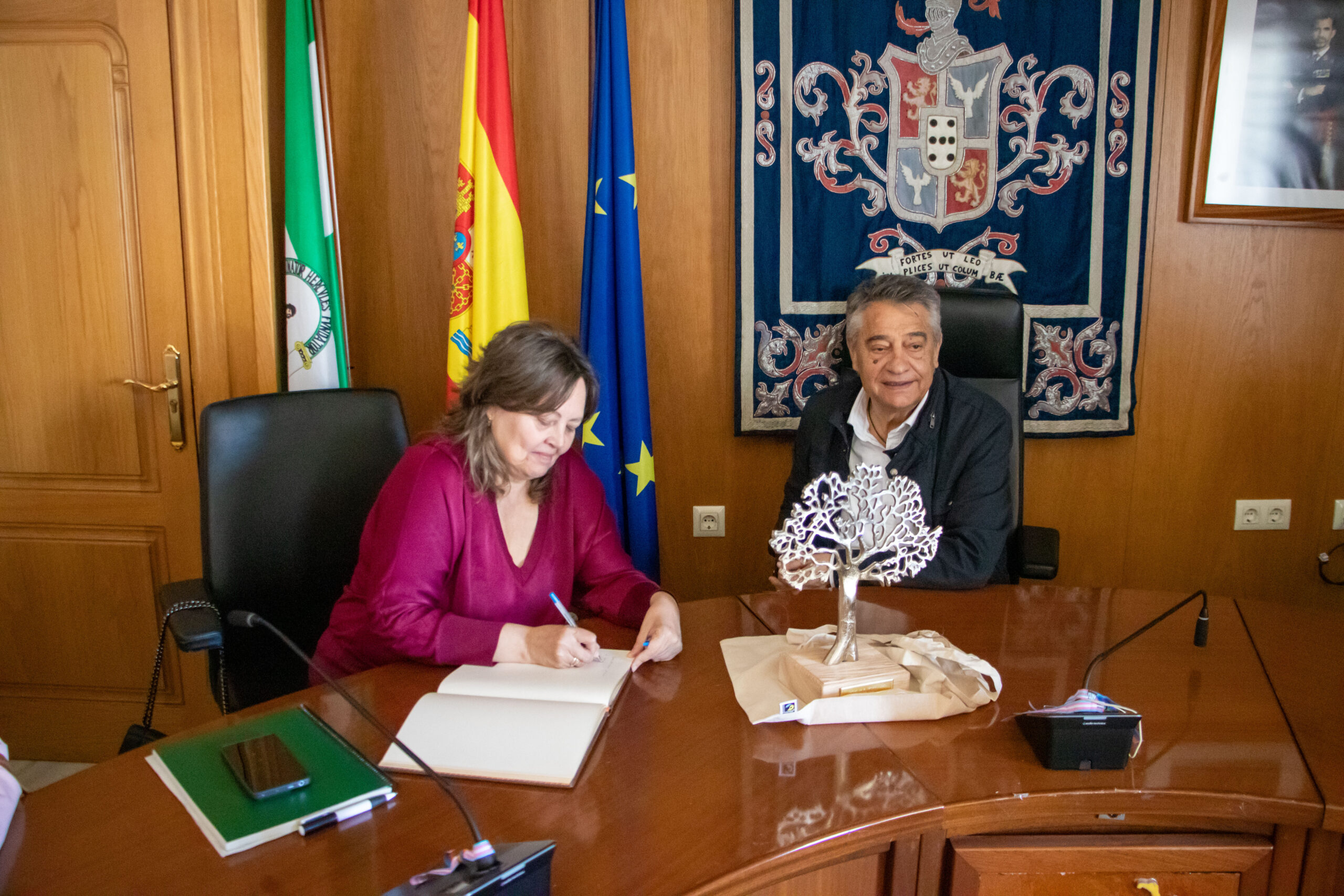 Visita nueva gerente del Área Sanitaria Norte de Córdoba Visita nueva gerente del Área Sanitaria Norte de Córdoba