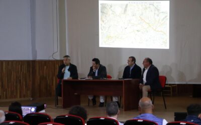 El Salón de la Casa de la Cultura de Belalcázar ha acogido esta mañana una reunión informativa sobre el proyecto ‘Ejecución de reforma de línea aérea «Belalcázar»